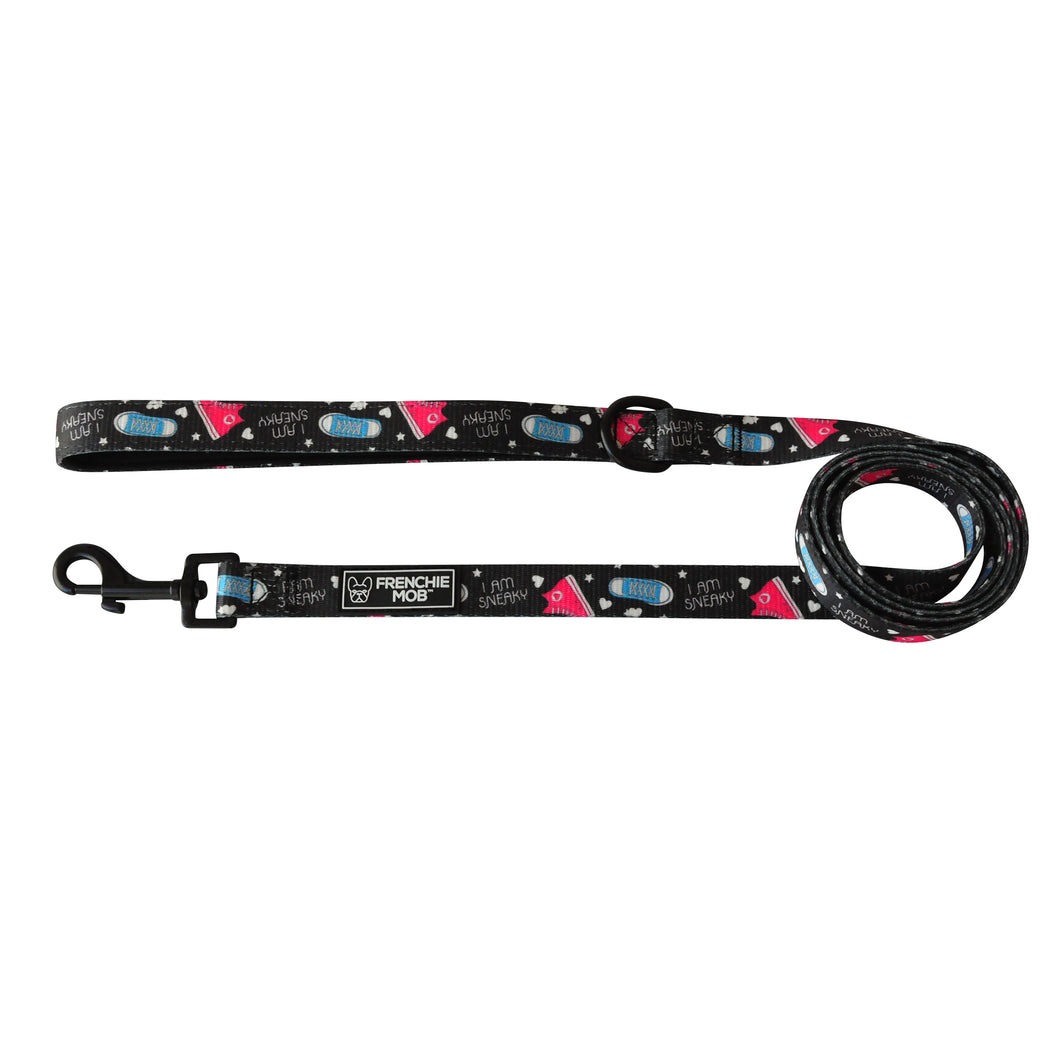 SNEAKY SNEAKERS DOG LEASH